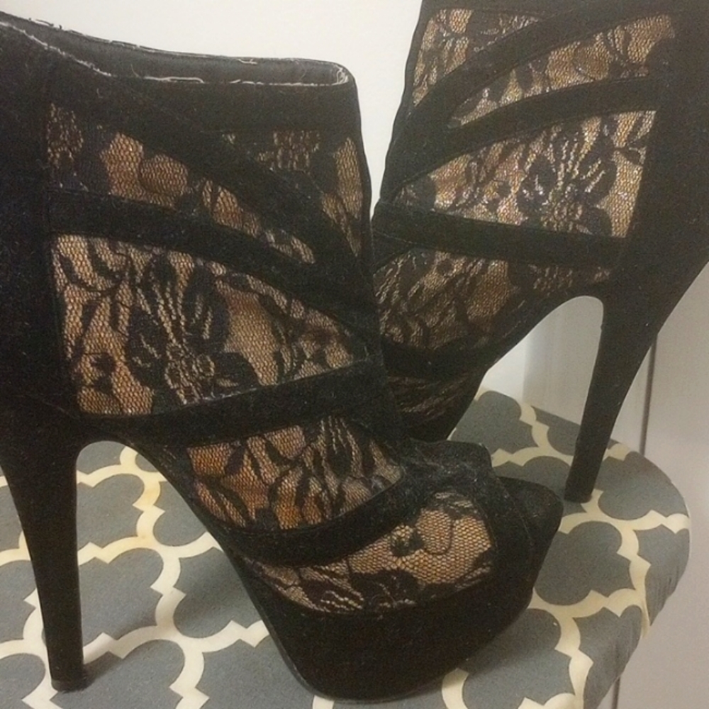 Women Shoes size 8.5 - Picture 1 of 5